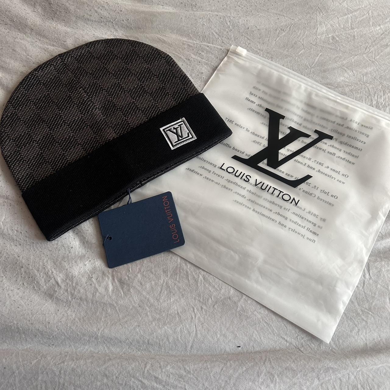 LV Men's Black & Grey Beanie